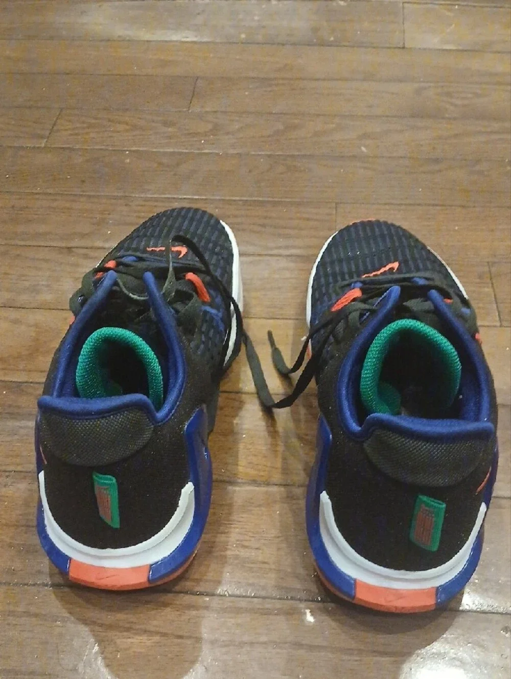 Nike Mens Lebron Witness Basketball Shoes